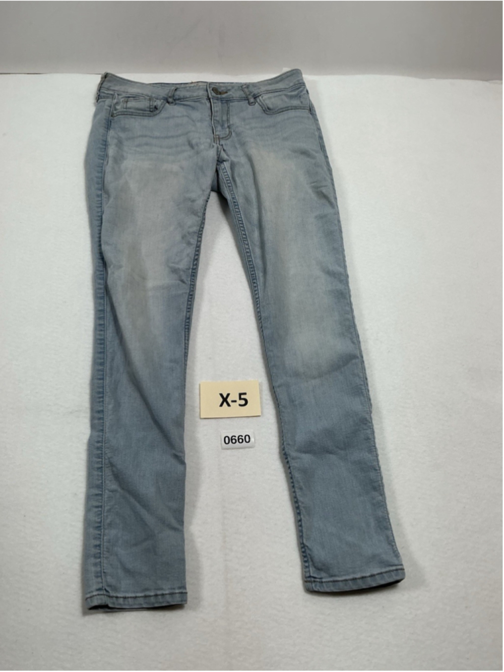 Womans Jr Hollister Light Wash Blue Jeans Size 7 Waist 28 Length 29